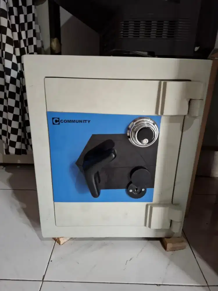 Jual brangkas tahan Api
