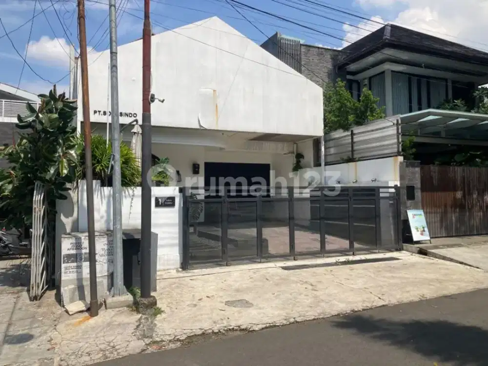 Rumah 2 Lantai Siap Huni SHM Area Riau Martadinata Kota Bandung
