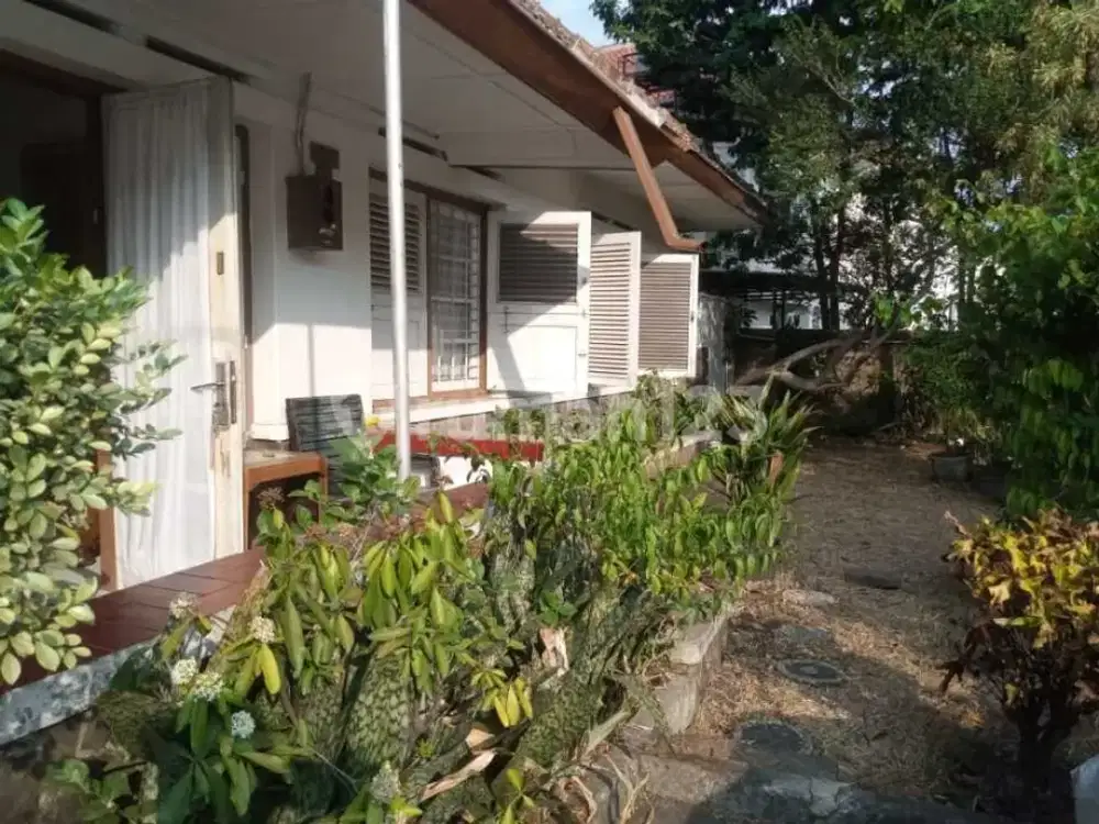 Rumah Belanda 1 Lantai SHM Mainroad Riau Martadinata Kota bandung