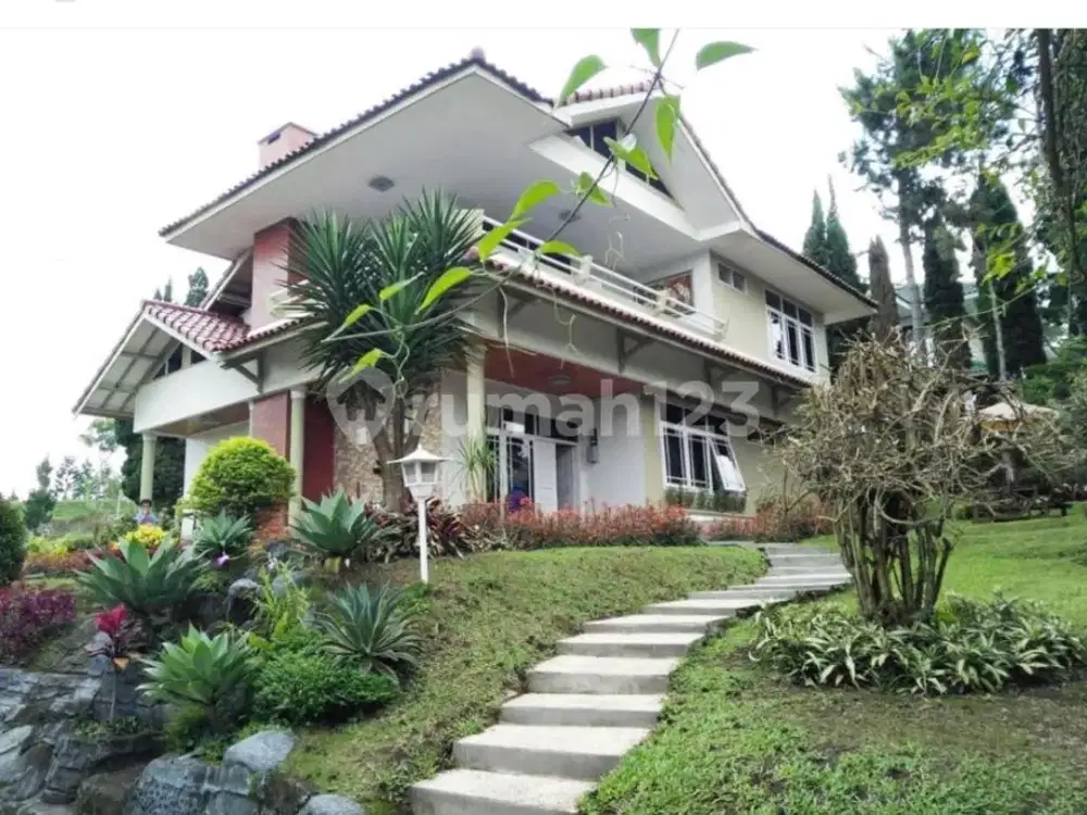Villa Aktif Produktif Passive Income SHM Lembang Bandung Utara