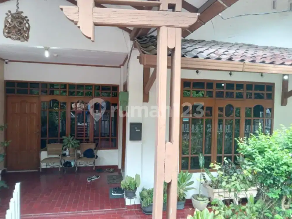 Rumah 1 Lantai Area Dago Dekat Itb Borromeus Gedung Sate Bandung