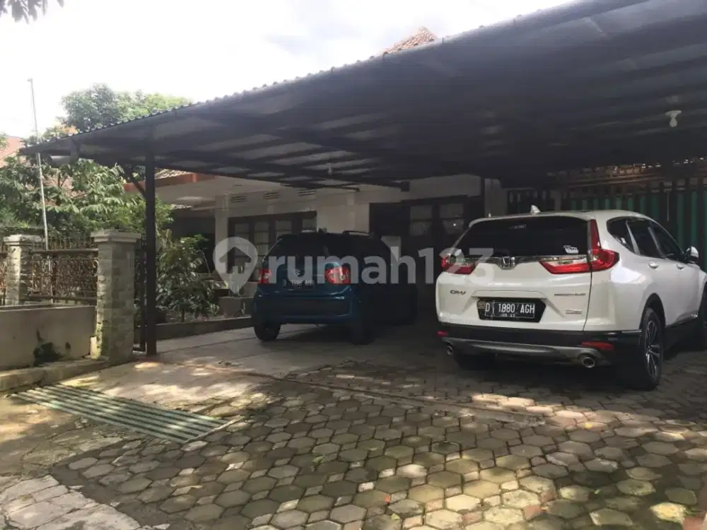 Rumah Lama SHM Area Riau Ahmad Yani Dekat Primarasa Bandung