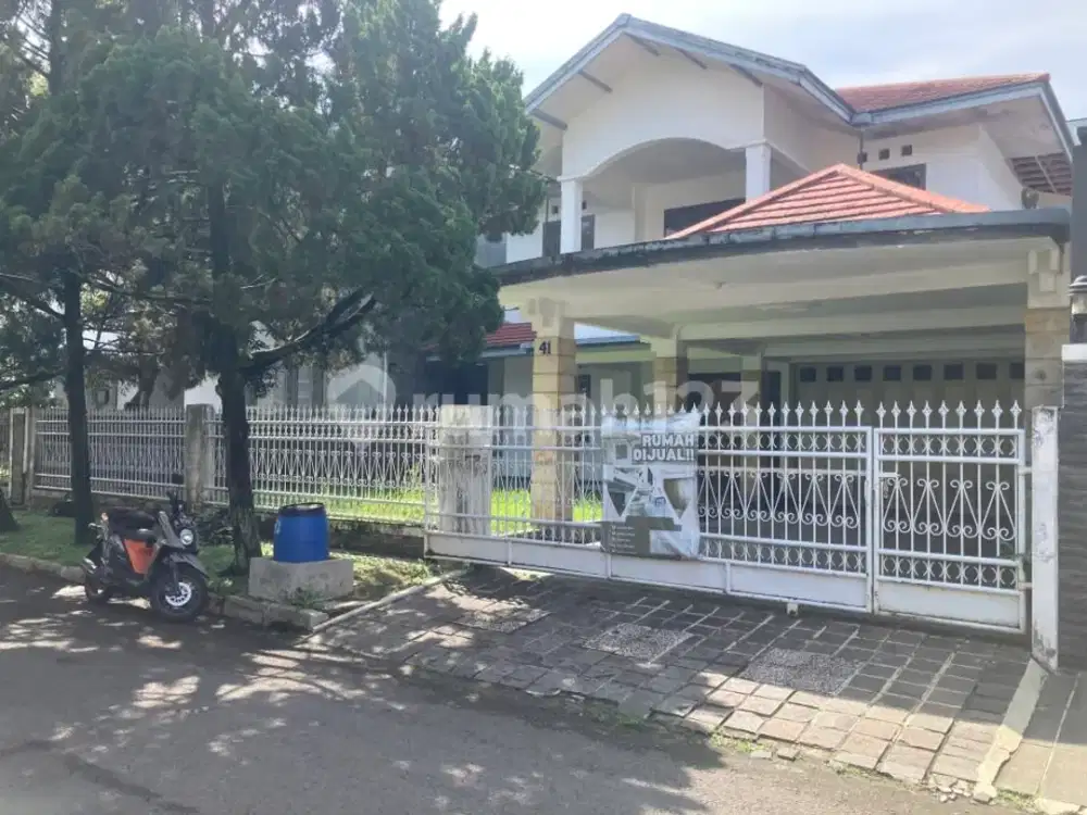 Rumah 2 Siap Huni SHM Halaman Depan Belakang Area Dago Bandung