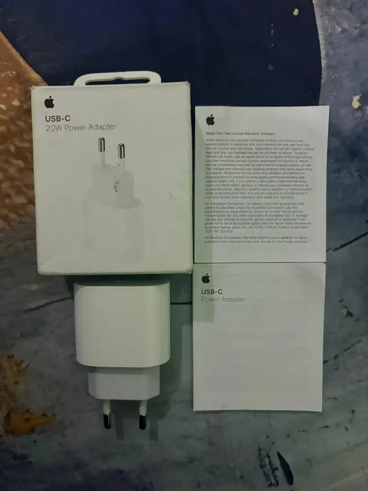 Charger iPhone Original Apple 20W USB-C Power Adapter (Mulus/Like New)