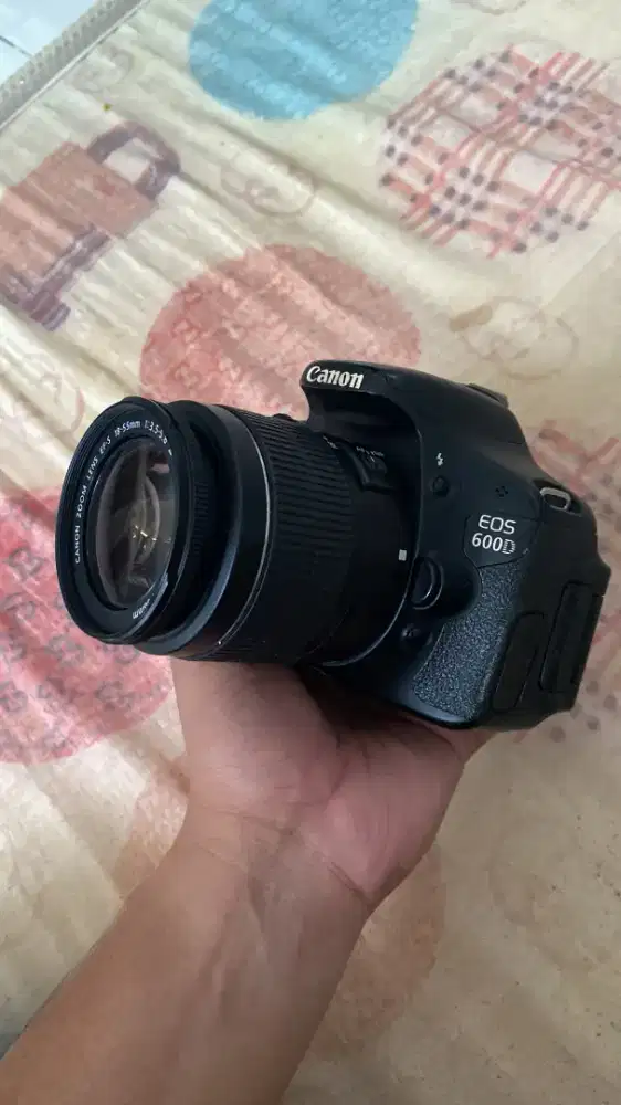 Camera darl Canon 600d