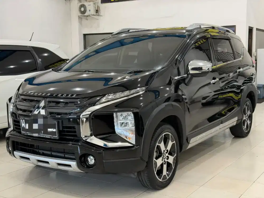 Mitsubishi Xpander Cross 2021 Matic Hitam KM Low