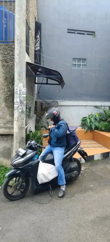 dicari kurir part time