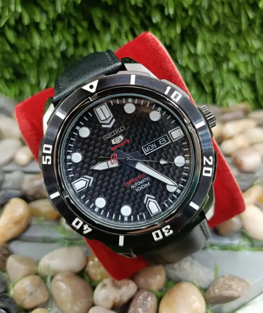 Seiko 5 sports Limited edition Black Dial Original