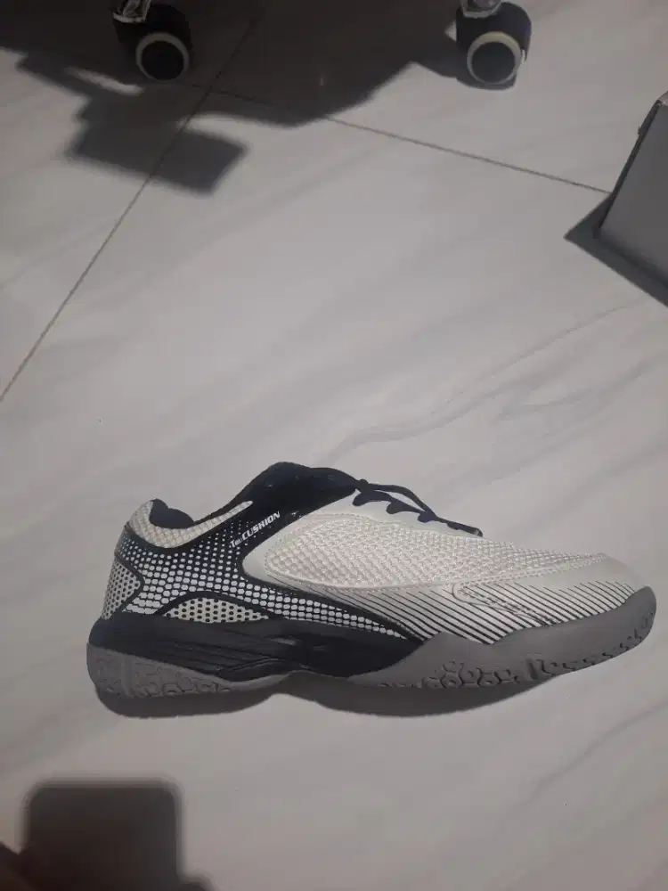 (Baru) Sepatu Yonex Hy Ultra (Ukuran 42) Nego