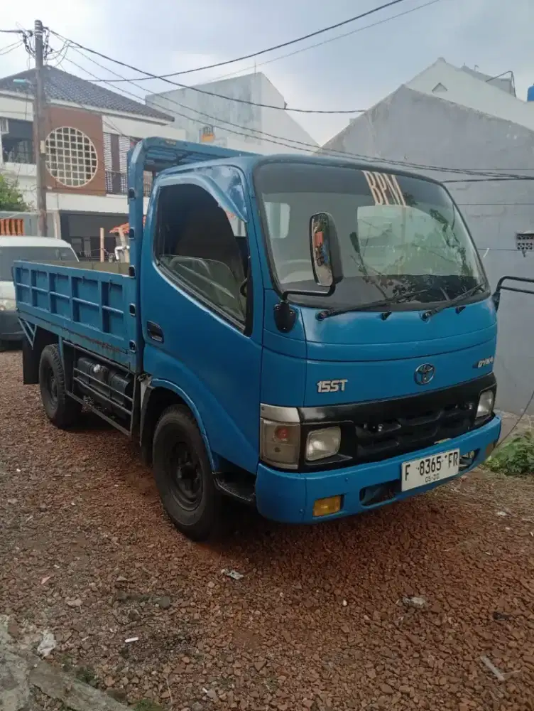 2005 dyna engkel truck diesel rino