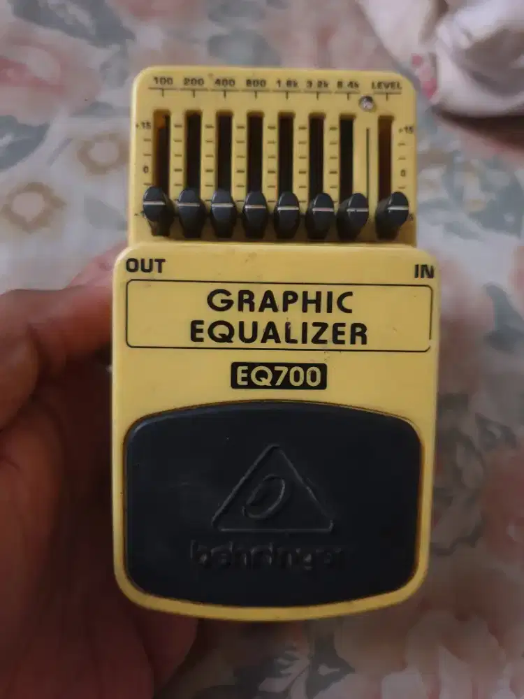 Behringer eq700