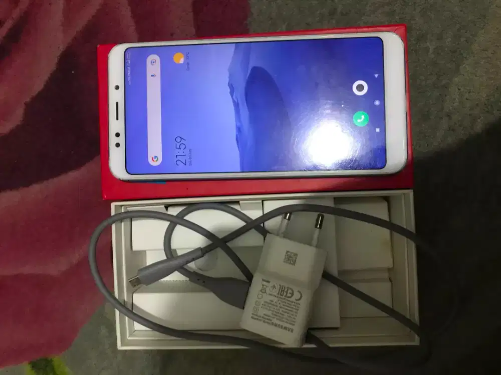 Redmi 5 plus 4/64 fullset tangan pertama