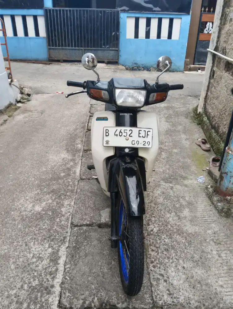 Honda astrea grand