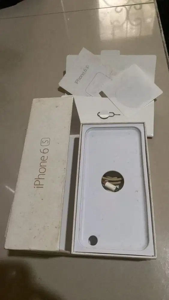ip 6S lengkap + charger