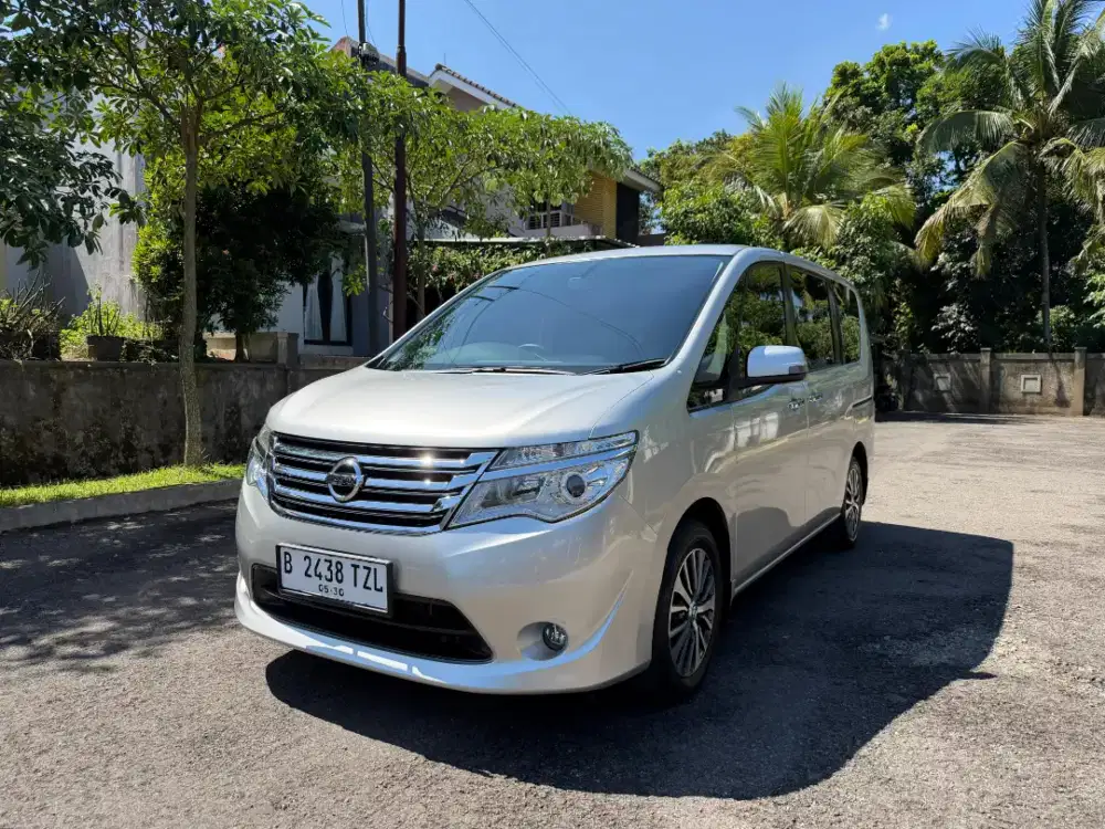 Nissan Serena 2.0 X 2017 / ANTIK