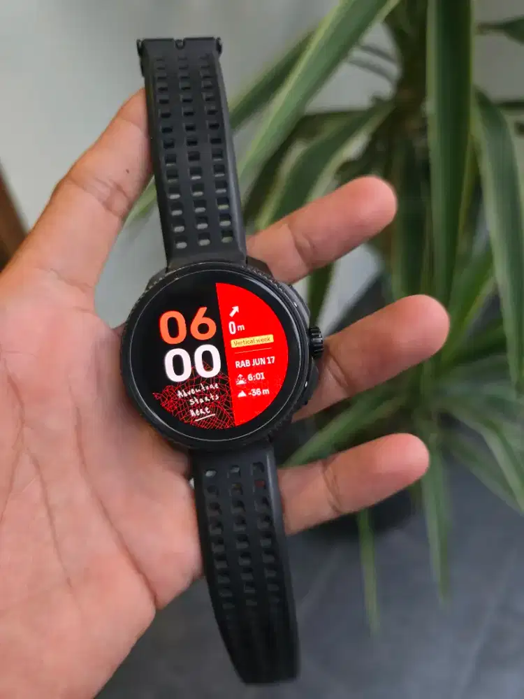 Suunto race amoled black bisa tt garmin