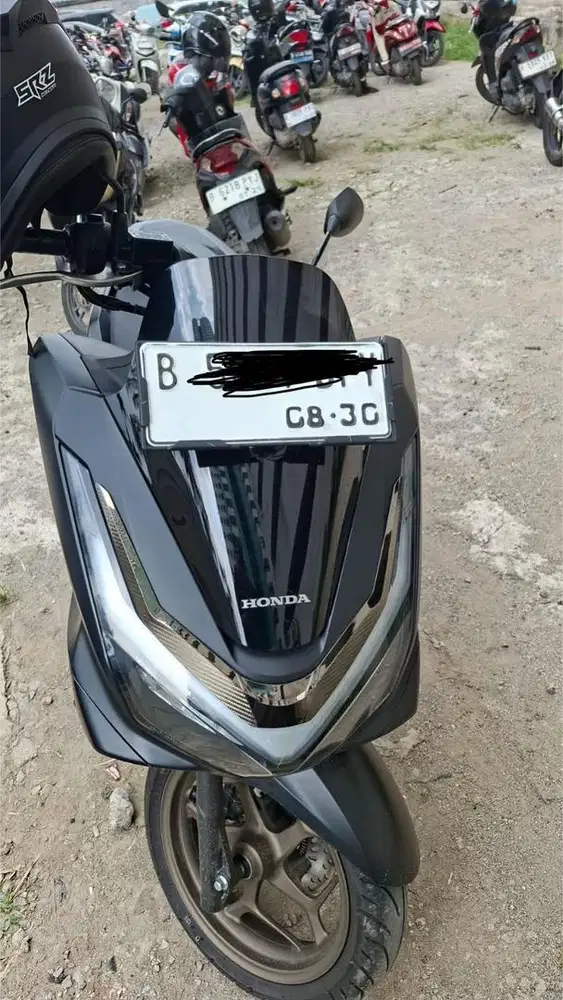WTS honda PCX 2025 (km 150) like new