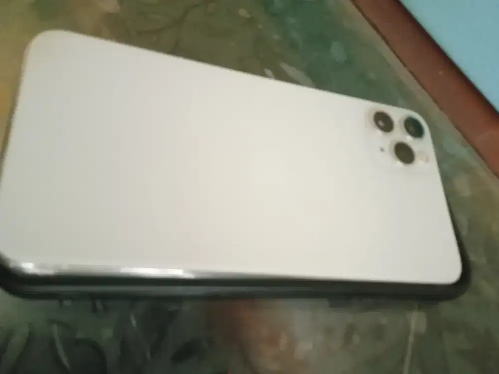 Bismillah dijual iPhone 11 promax 256gb