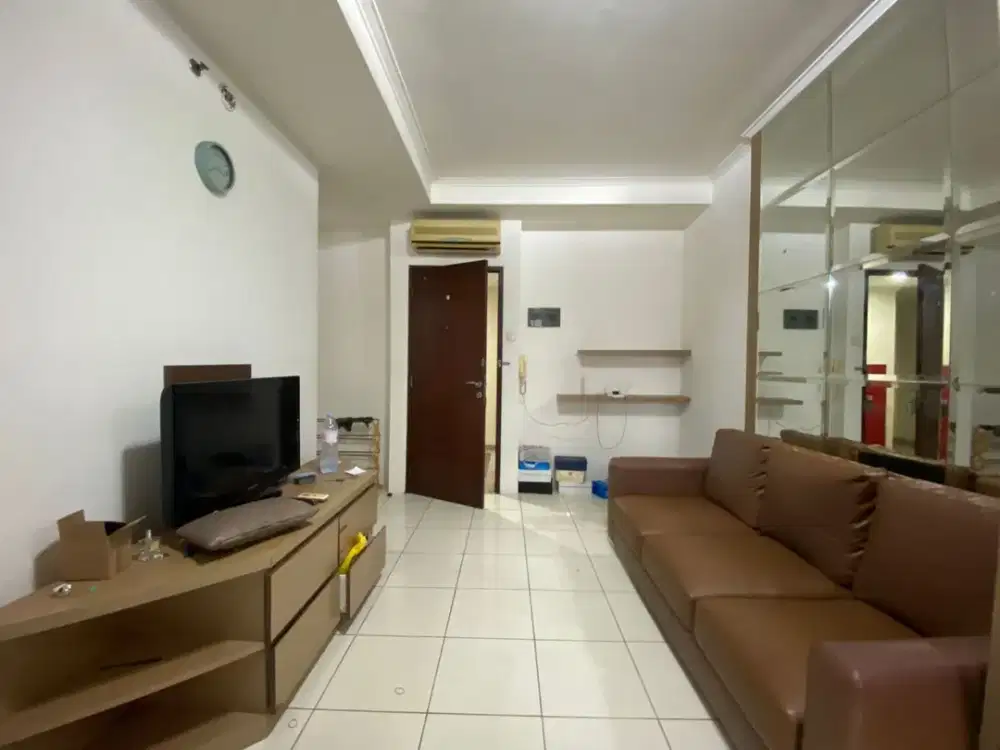 2Kamar furnish SIAP HUNI lantai sedang Apt.Mediterania garden res 2 Tanjung Duren