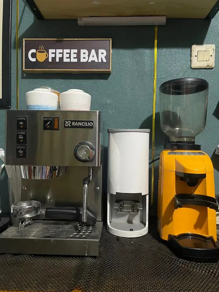 Mesin Kopi Espresso, Grinder dan tamper automatos