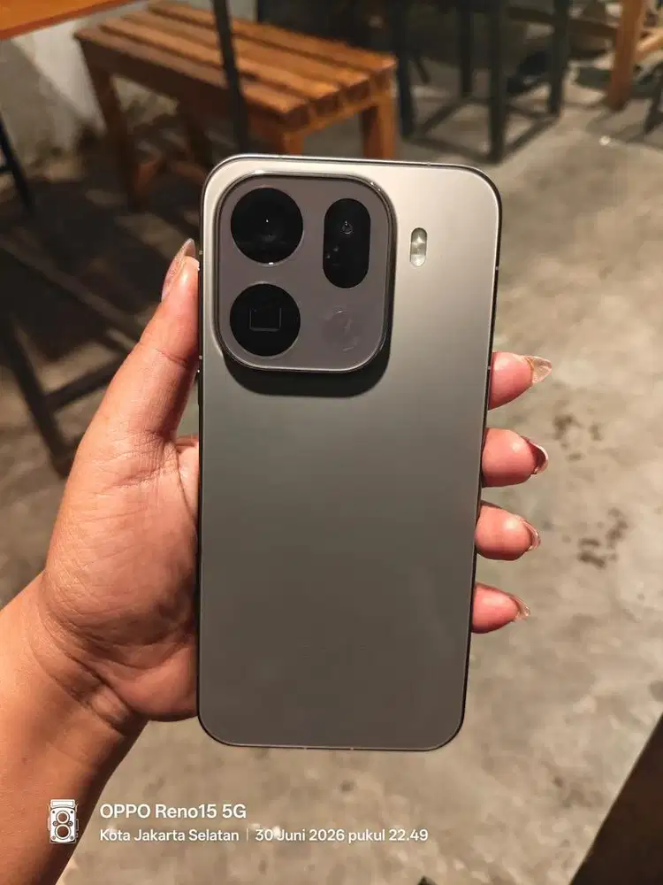 oppo Find X9 pro titanium