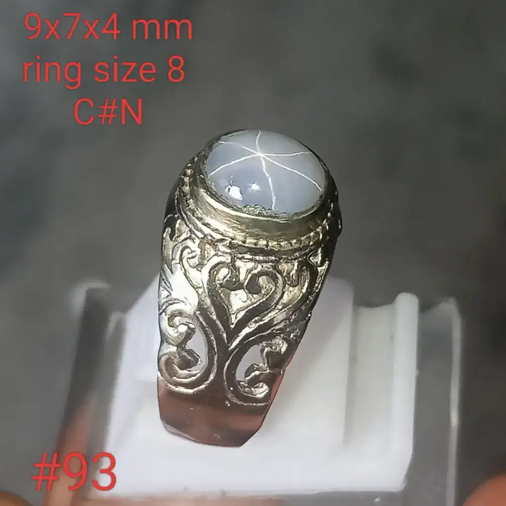 Batu permata natural star white sapphire Ceylon Sri Lanka