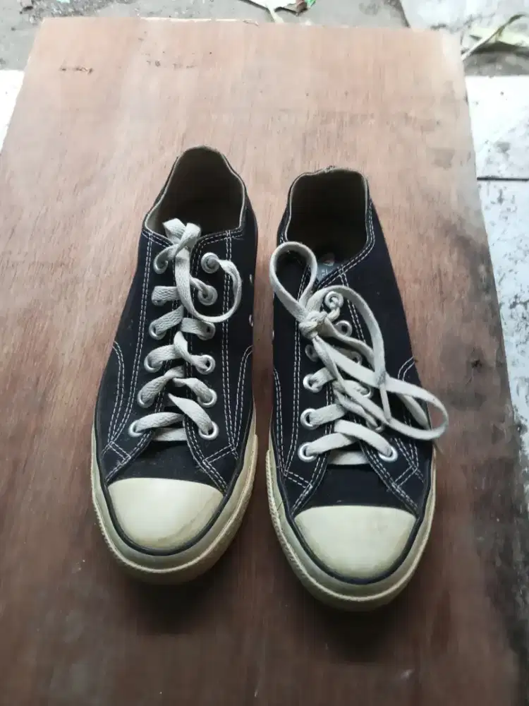 Dijual sepatu fashion sneakers merek ventela