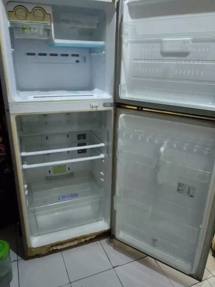 Kulkas samsung dua pintu