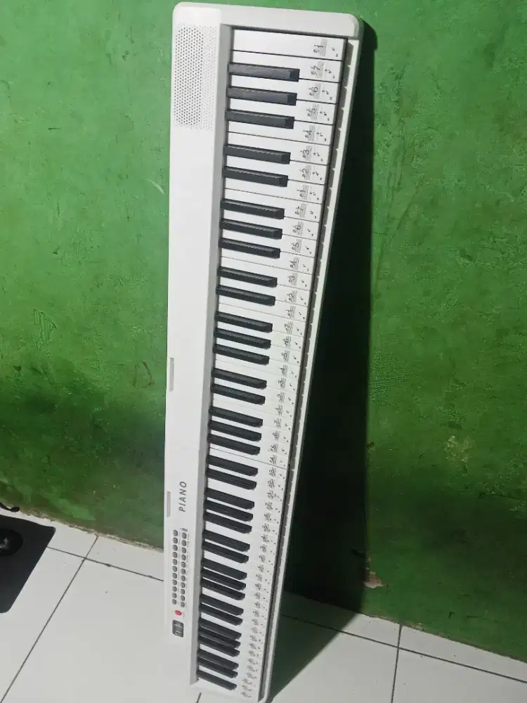 Piano lipat panjang 88 tuts