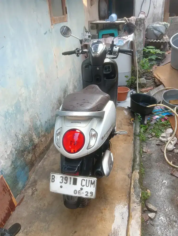 Di jual Scoopy prestige putih 2024