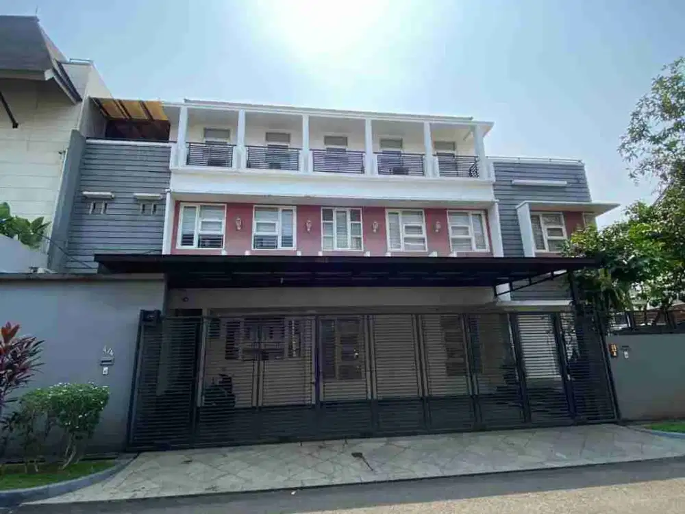 Rumah 3 Lantai Mewah Siap Huni Di Pondok Indah