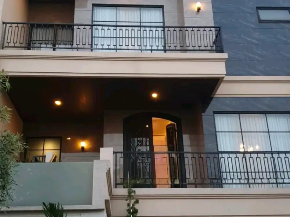 RUMAH 3LT FURNISHED ADA SWIMMING POOL CITRALAND