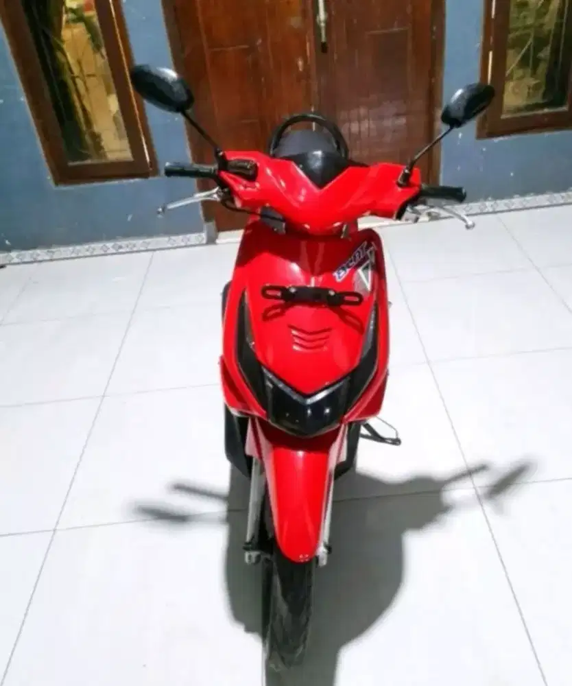 Beat Karbu 2011 Merah