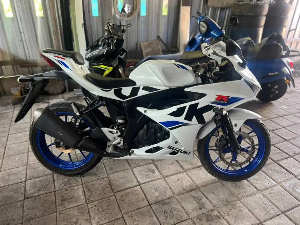 Suzuki GSXR 150 Putih Kinyis