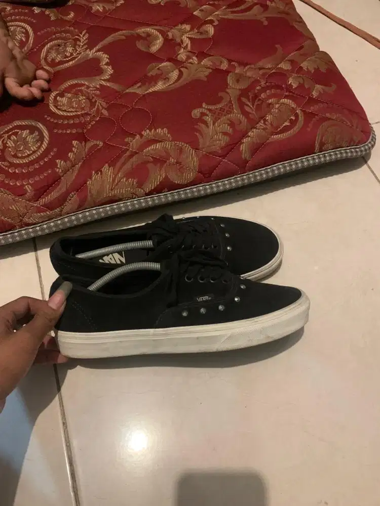 Sepatu Vans Authentic Spikes Black