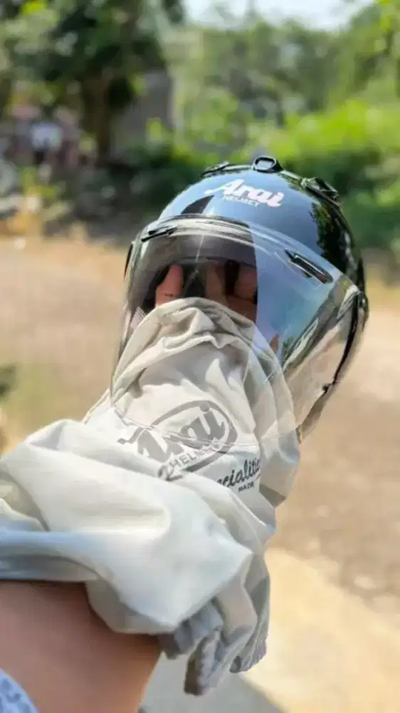 helm arai kondisi super mulus rasa baru