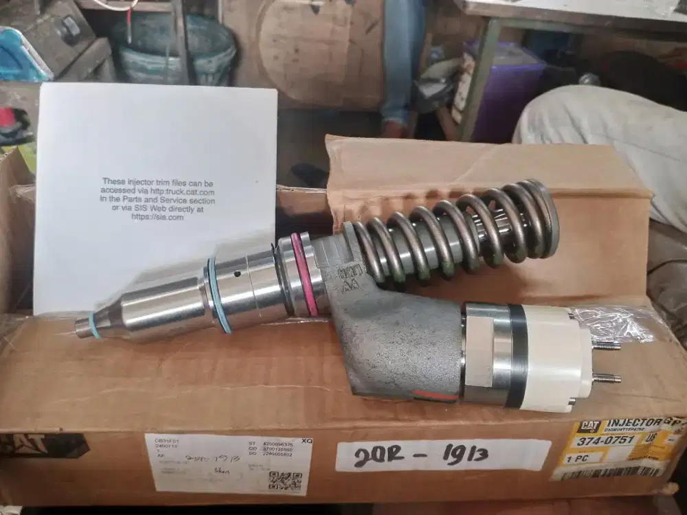 COMMON RAIL FUEL INJECTOR