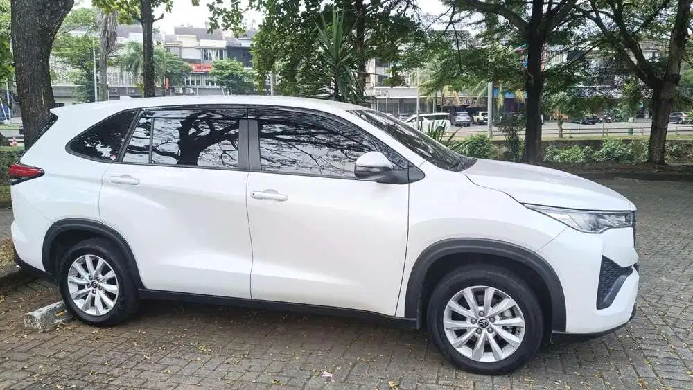 Toyota Kijang Innova 2023 Bensin