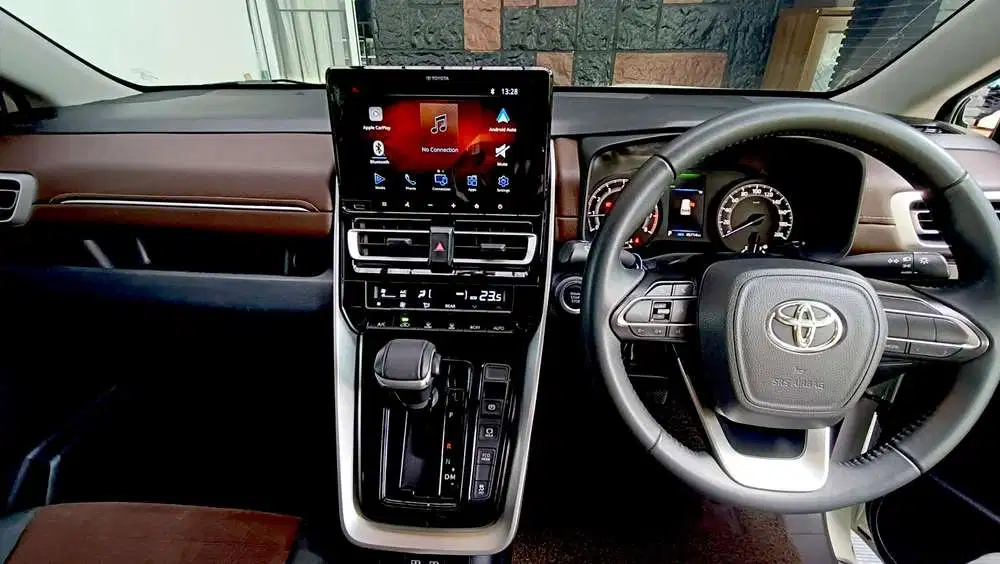 Toyota Kijang Innova 2023 Bensin