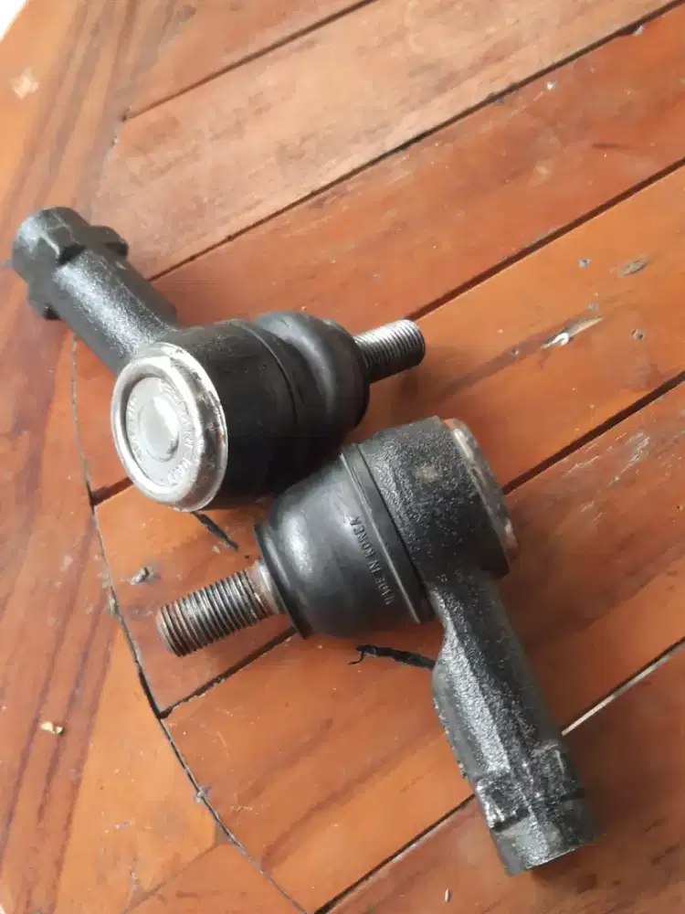 Di jual tie rod hyundai i10 tahun 2009