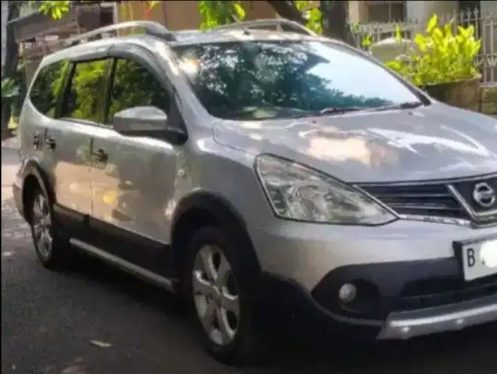 Nissan Grand livina X Gear Manual 3 baris Tahun 2014