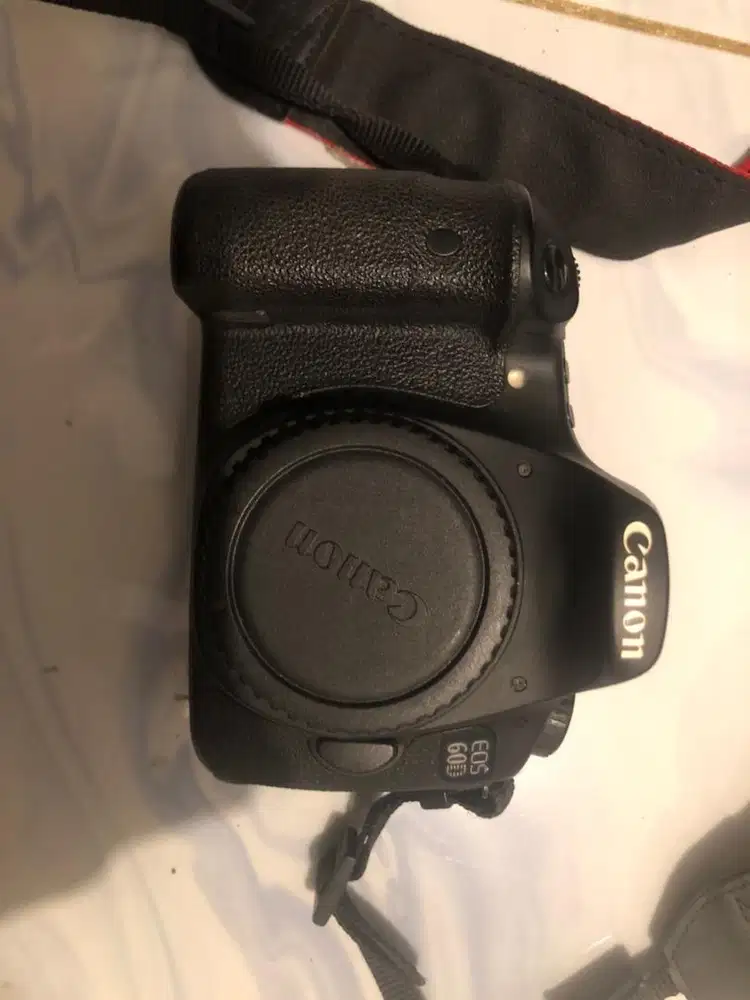 Kamera DSLR Canon EOS 60D Body Only + Battery Grip