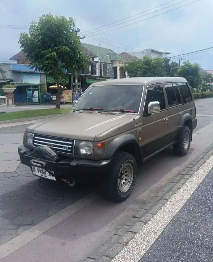 Mitsubishi Pajero 1996 Bensin