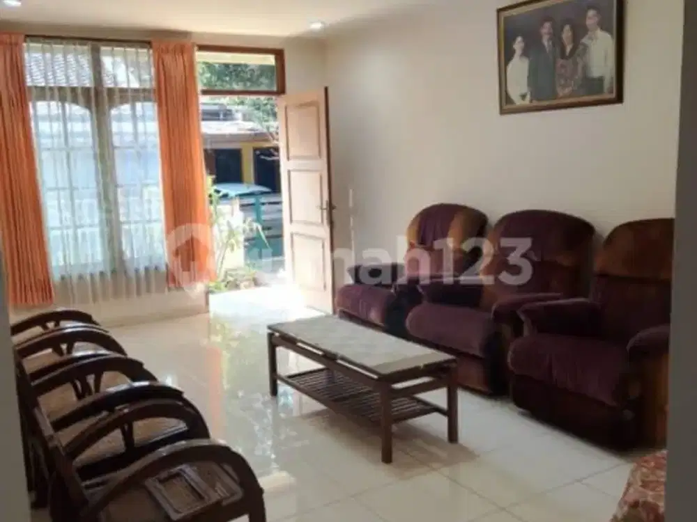 Rumah Bagus Siap Huni, Semi Furnish,Lokasi Strategis, Dekat Kuliner Cihapit,Itb,Unikom, Bip, Disayap Riau, Riau, Bandung Tengah, Bandung Kota