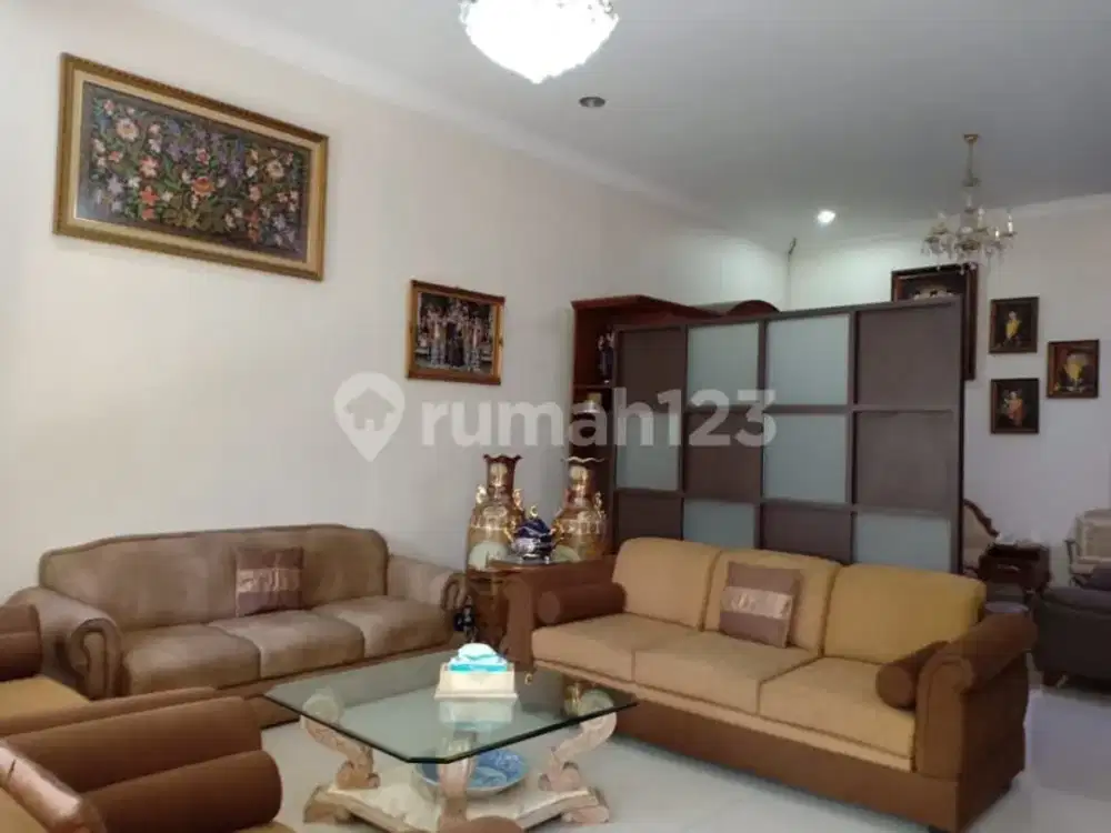 Rumah Mewah 2Lantai Siap Huni Dalam Komplek Turangga, Dekat Tol Buah Batu, Tsm, di Turangga, Buah Batu, Bkr,Batununggal, Bandung Tengah