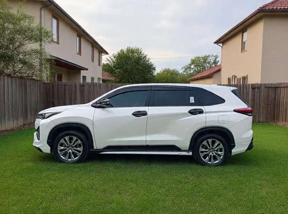 Toyota Kijang Innova 2023 Bensin