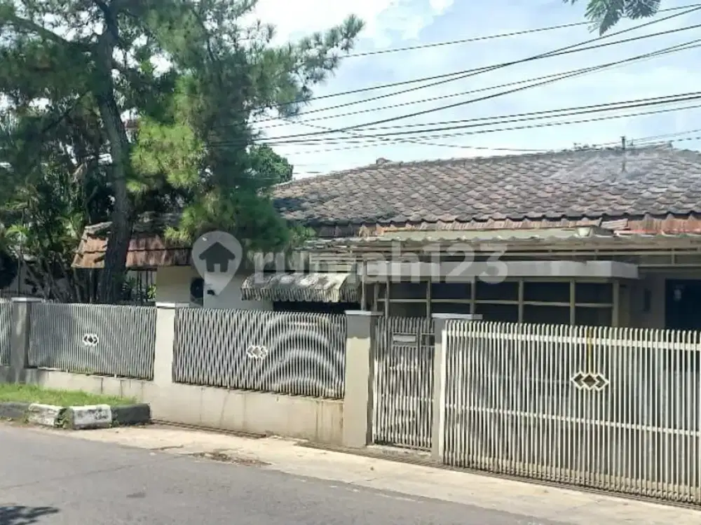 Murah!! Rumah dengan Tanah Luas di Area Arcamanik Kota Bandung