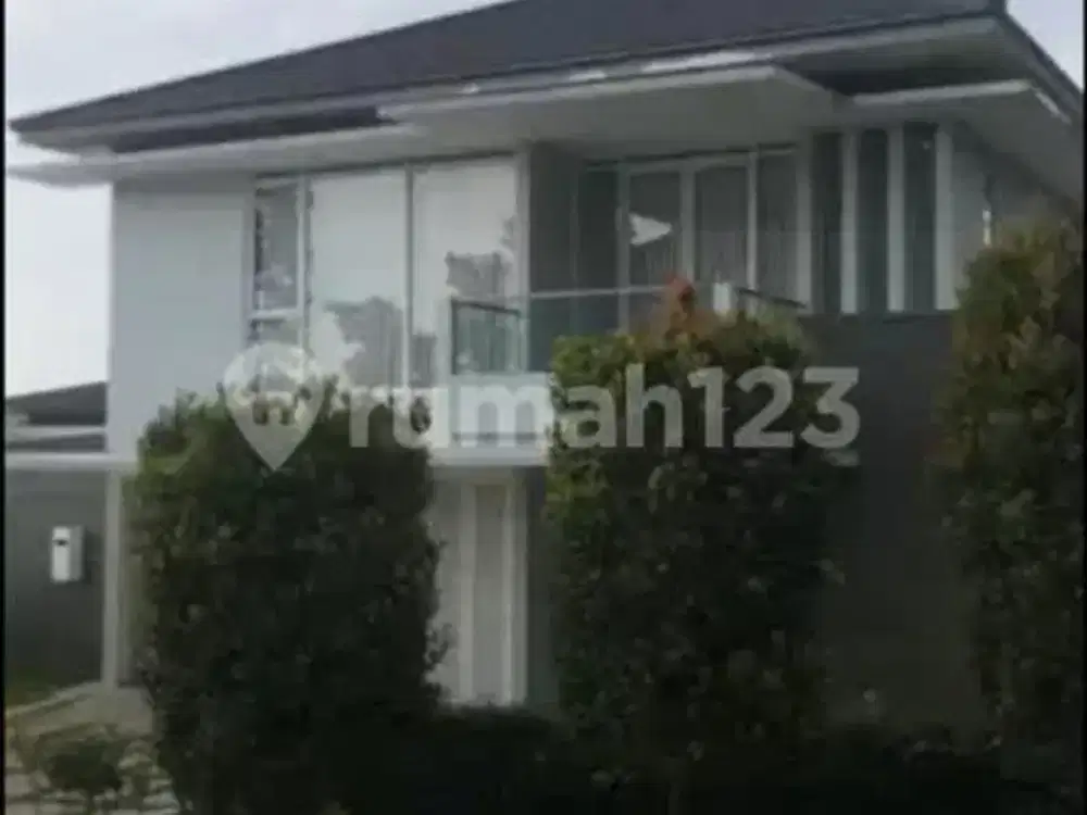 Rumah Bagus Dengan Taman Luas Di Resort Dago Pakar Bandung