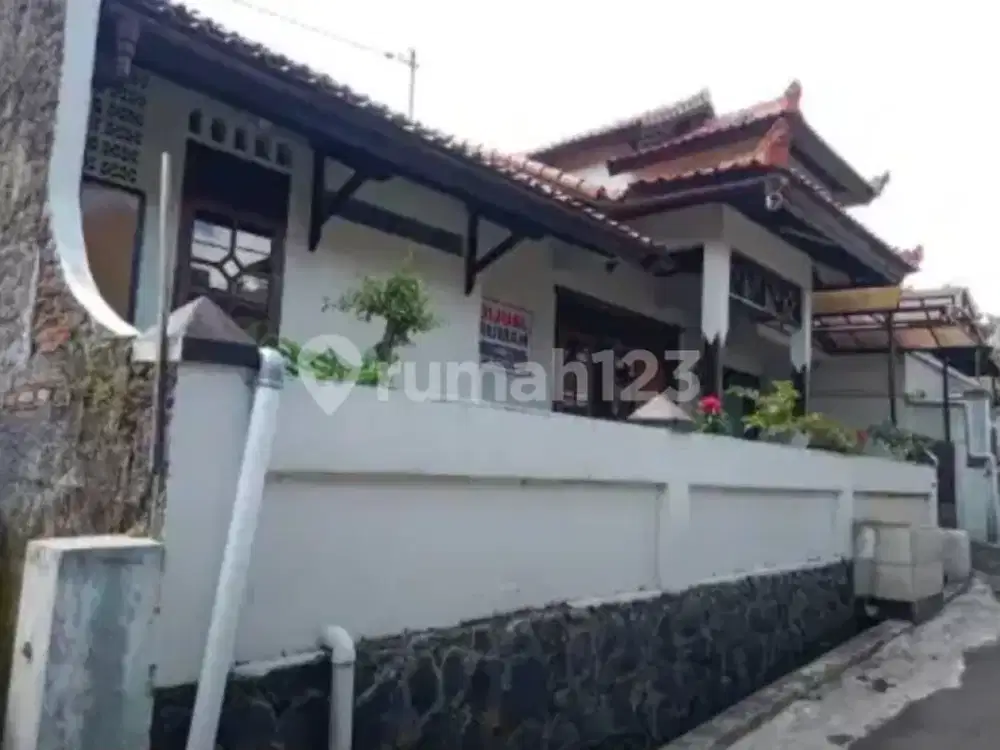 Jual Cepat Rumah di Salah Satu Area Komplek di Cihanjuang Bandung