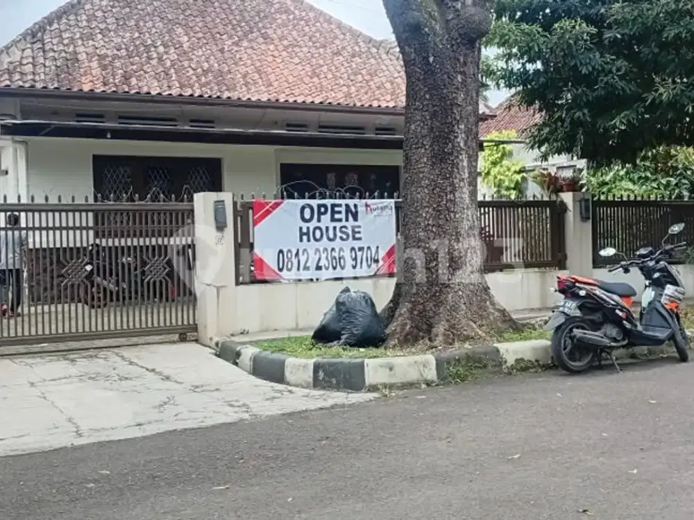 Open House! Rumah Belanda Antik di Area Sayap Riau Bandung